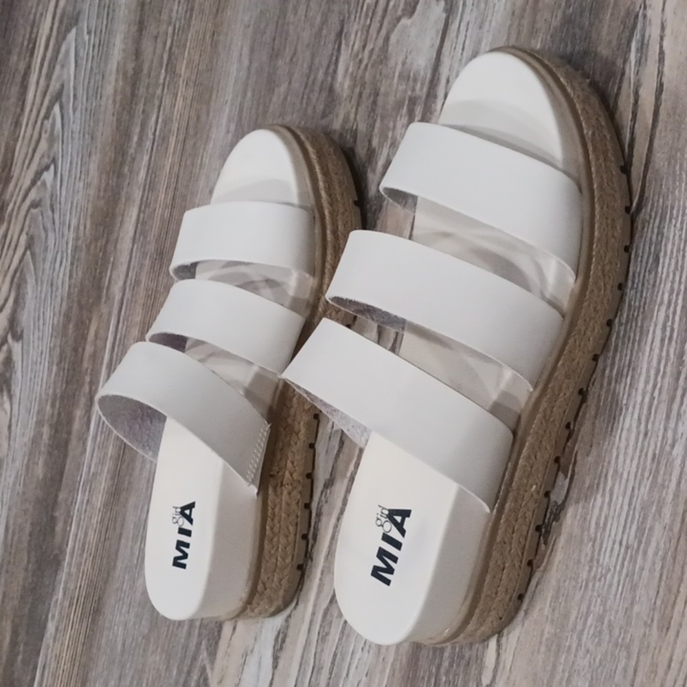 MIA KAZ White Platform Sandals Slip-On White & Tan